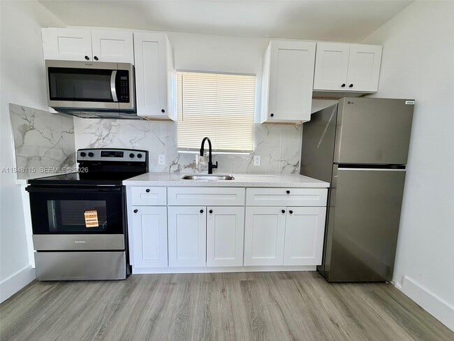 Building Photo - 1845 Dixieana St