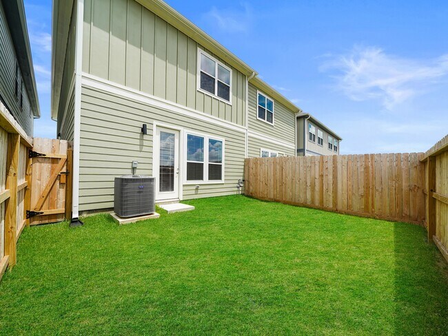 Building Photo - 1518 Colonial Gorge Dr