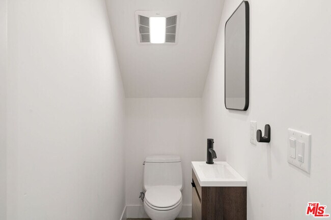 Building Photo - 3909 W Exposition Blvd