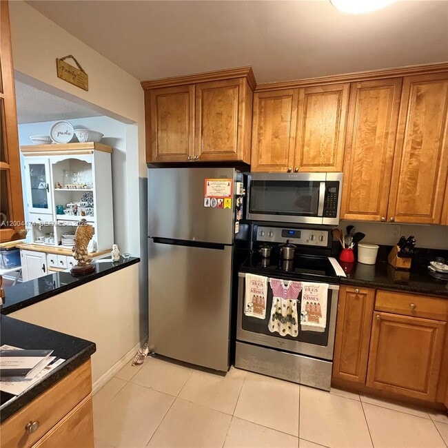 Building Photo - 9440 Tangerine Pl