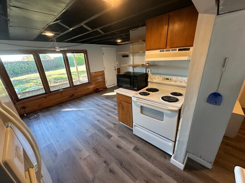 Building Photo - 12607 SW 64th Ave