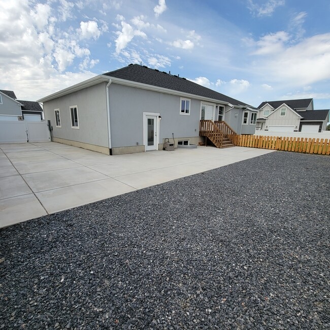 Building Photo - 2496 W Glover Ln