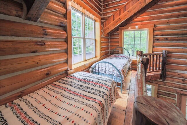 Building Photo - 195 Black Bear Dr