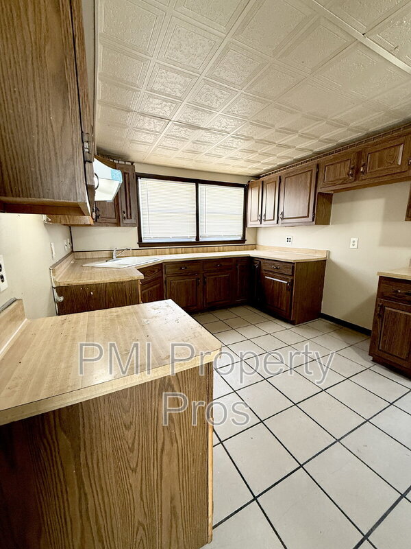 Building Photo - 6537 N 58th St
