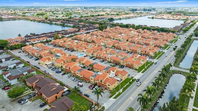 Building Photo - 2735 W 61st Pl