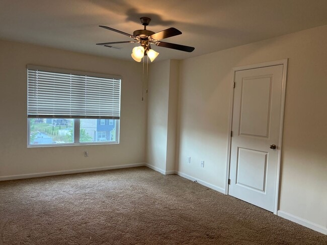 Building Photo - Beautiful Condo located in North Johnson City