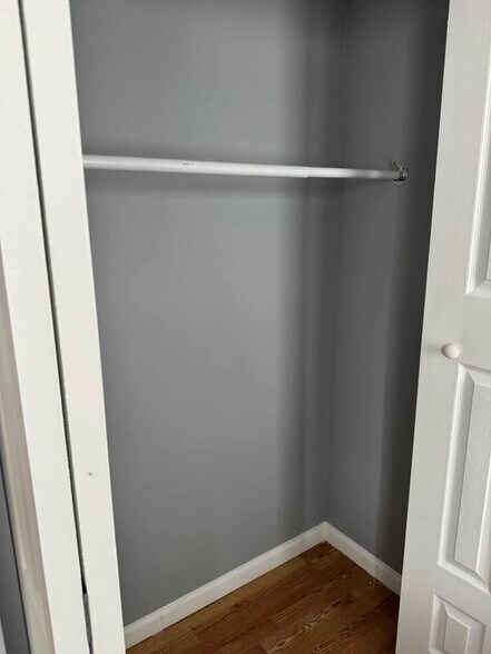 Building Photo - 145 Hansberry St