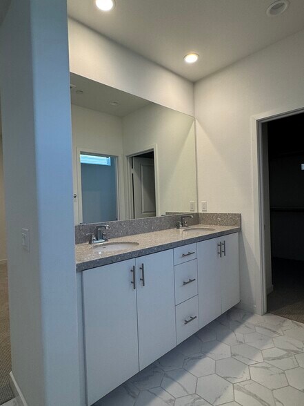 Master- Bathroom - 16216 Hollyhock Ave