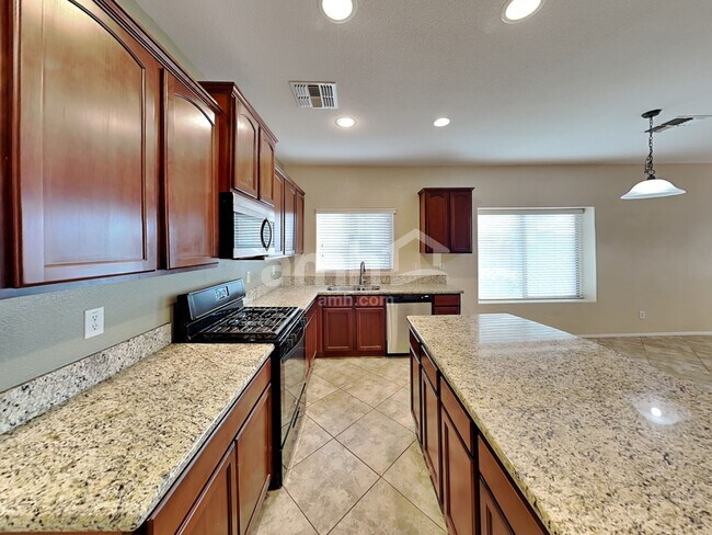 Building Photo - 14643 W Acapulco Ln