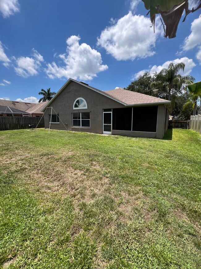 Building Photo - 1851 Abbeyridge Dr