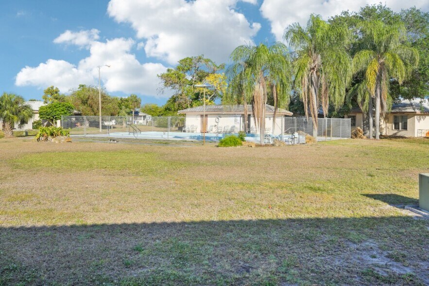 Building Photo - 4 Parkwood Villas Ct