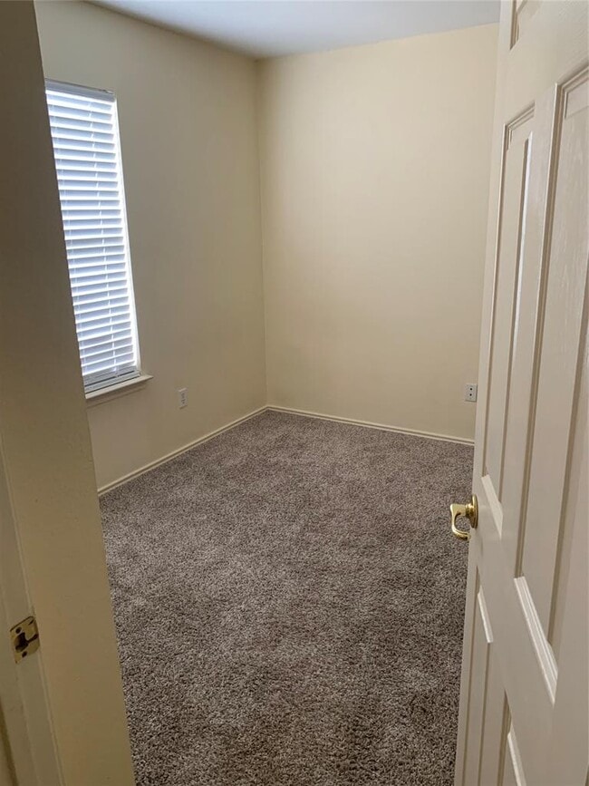 Building Photo - 11904 Lima Dr