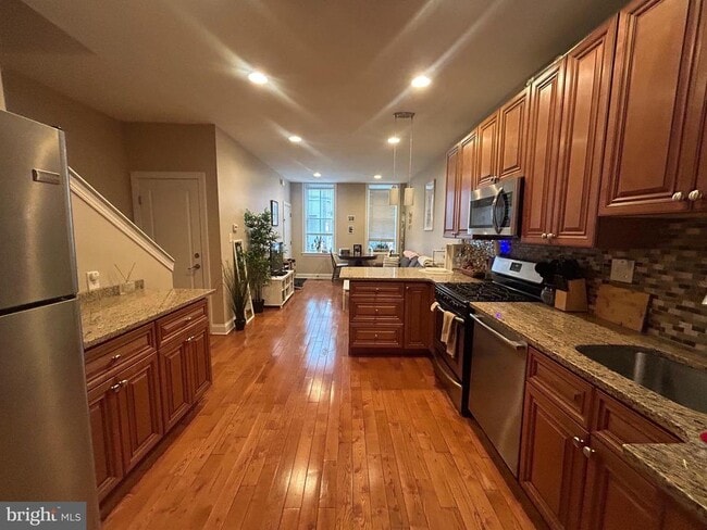 Building Photo - 530 N 15th St