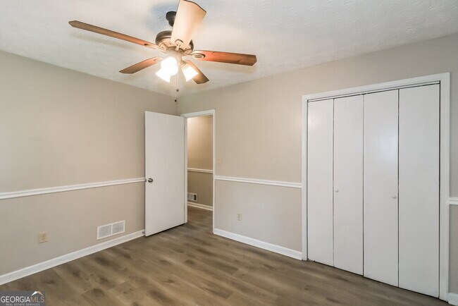 Building Photo - 80 Belmont Park Ln