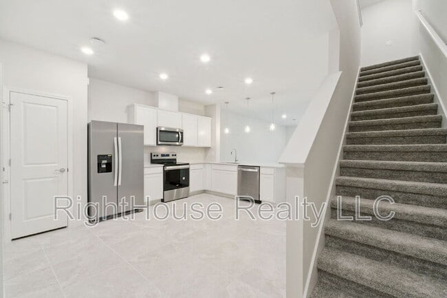 Building Photo - 3082 Emerald Acrs Ln