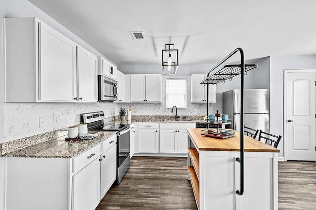 Building Photo - 103 Brinkleys Ln