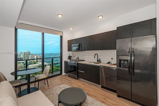 Building Photo - 398 NE 5th St