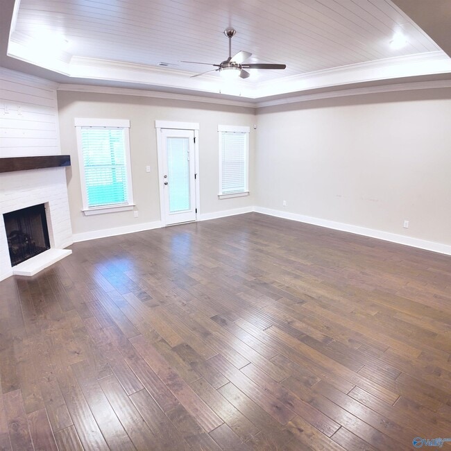 Building Photo - 404 Tillane Pk Cir