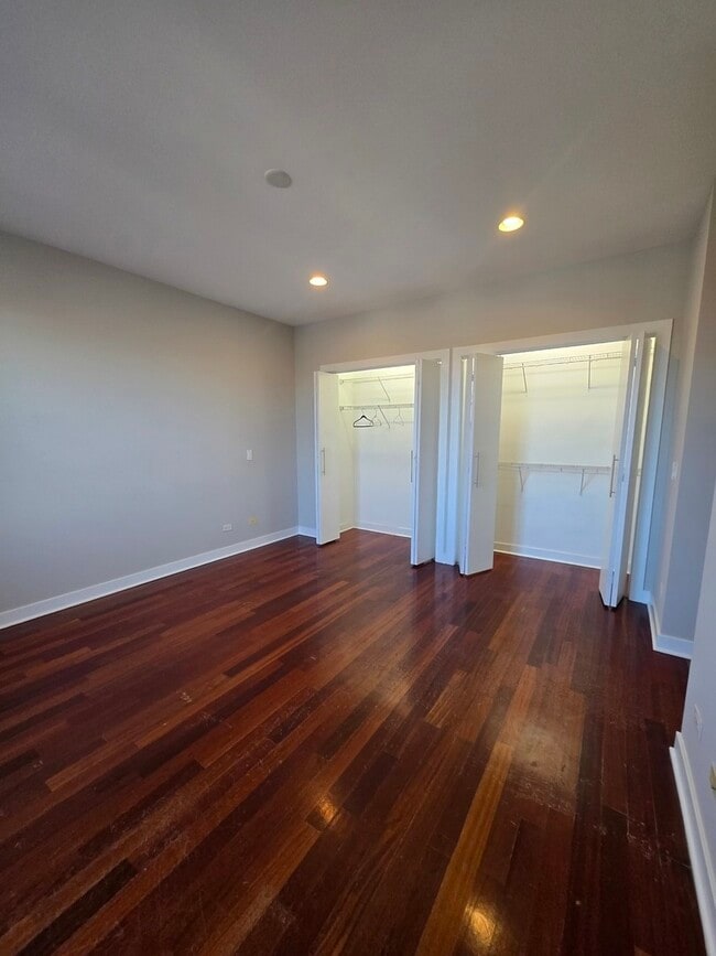 Building Photo - 2358 W School St