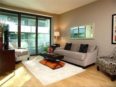 Building Photo - 691 W Wayman St