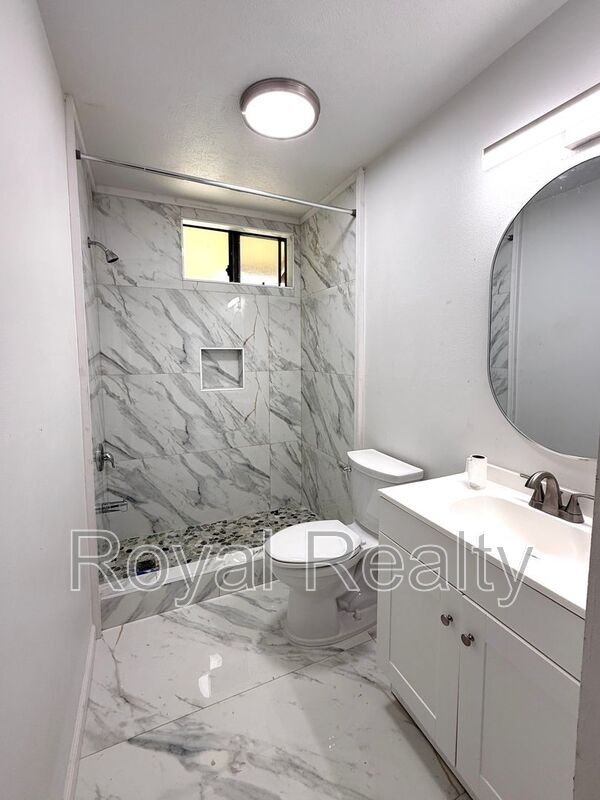 Building Photo - 2795 Kauhale St