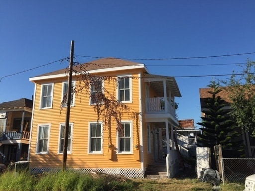 Primary Photo - Comfortable 2 bedroom house in Galveston