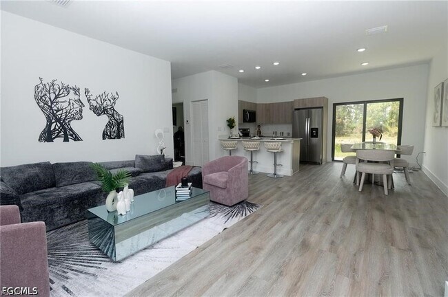 Building Photo - 1476 Rugby Cir