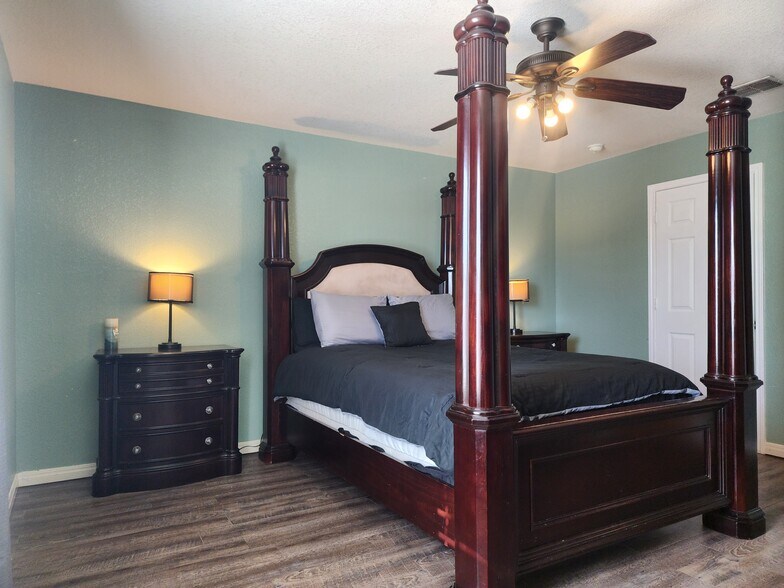 Building Photo - 5866 Wildcat Cyn