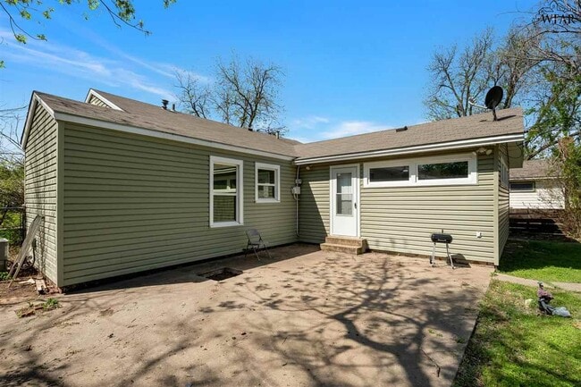 Building Photo - 2508 Fain St