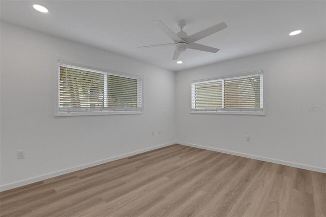 Building Photo - 2826 W Rainbow Cir