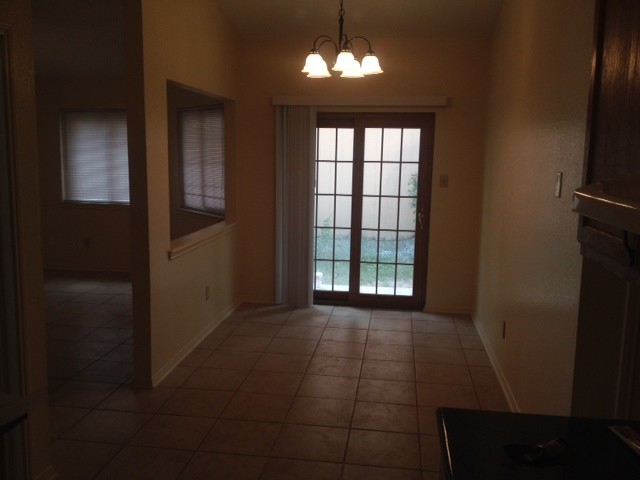 Building Photo - 2408 Skyline Dr