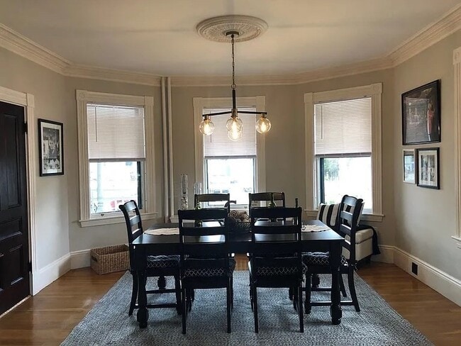 Building Photo - 146 W Main St