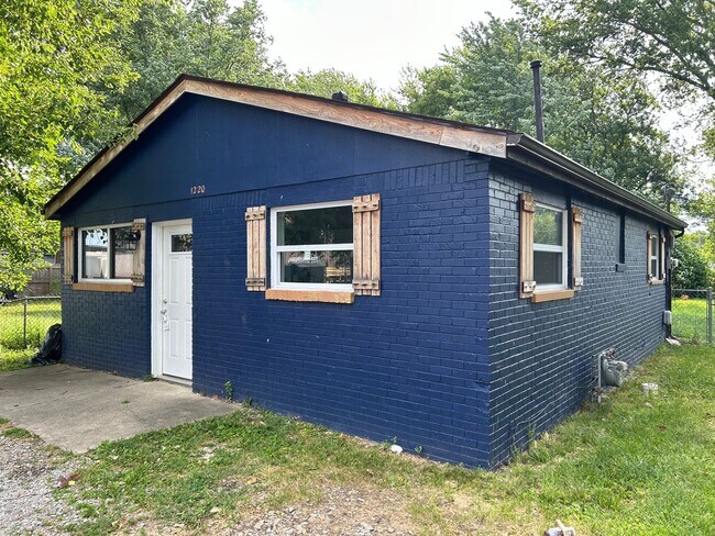 Building Photo - 1220 Lincoln St