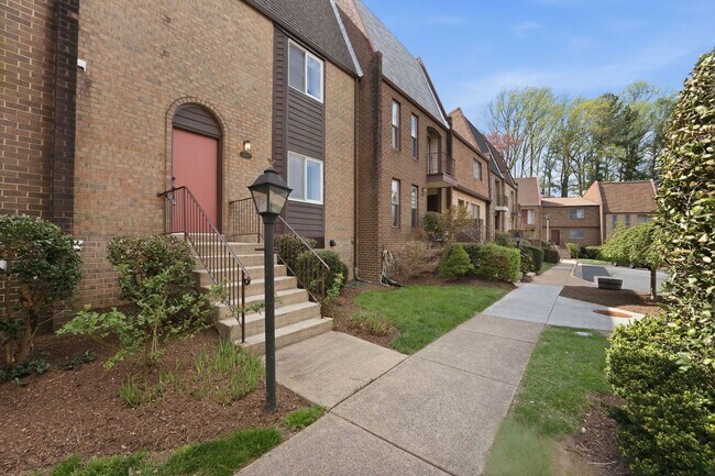 Building Photo - 1747 Cy Ct
