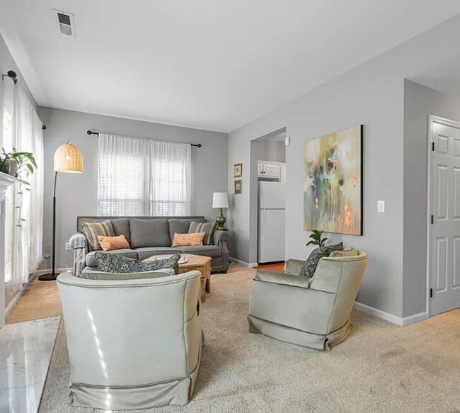 Building Photo - Spacious 2BR/1.5BA Townhome in Prime Greer!