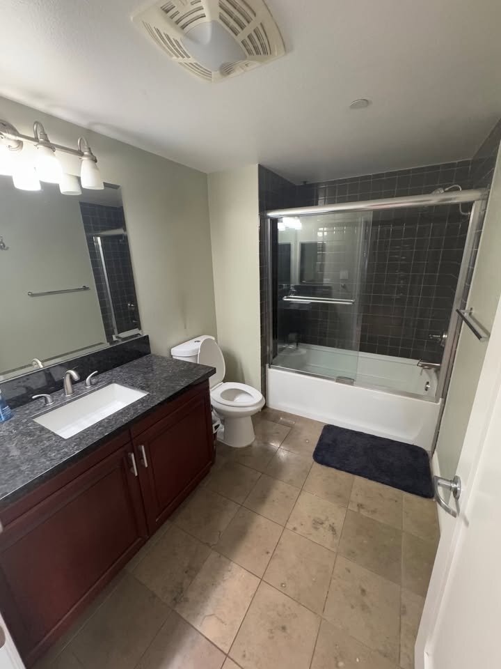 Building Photo - 875 G St