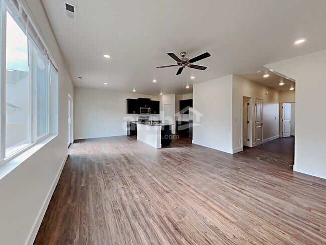 Building Photo - 19311 17th Ave Ct E