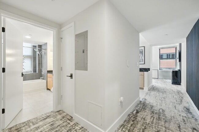 Building Photo - Upgraded Downtown Condo