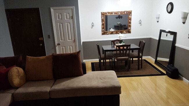 Building Photo - 405 Glendale Ave