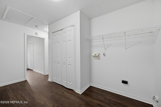 Building Photo - 2117 W 39th St