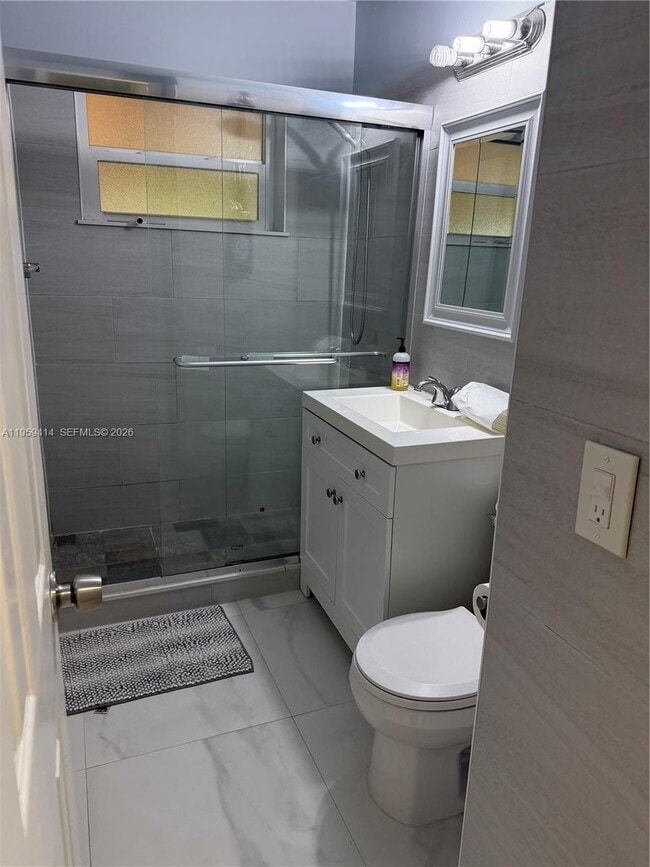 Building Photo - 4210 SW 10th St