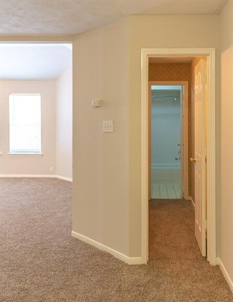 Building Photo - 15411 Seminole Canyon Dr