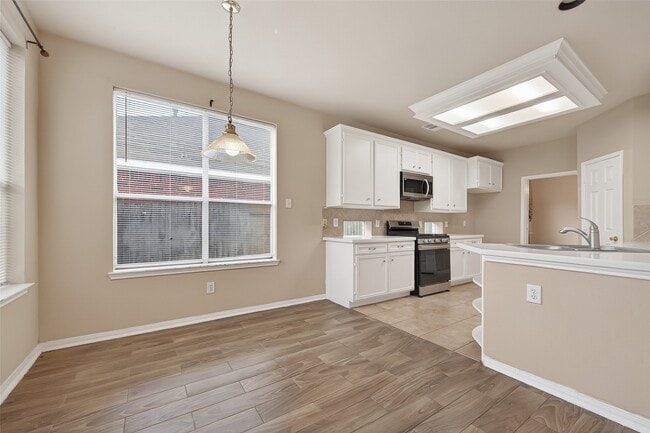 Building Photo - 4623 Russett Ln