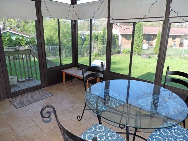 Building Photo - $2,200 | 3 Bedroom, 3 Bathroom House | Pet Friendly* | Available for August 1st, 2026 Move In!