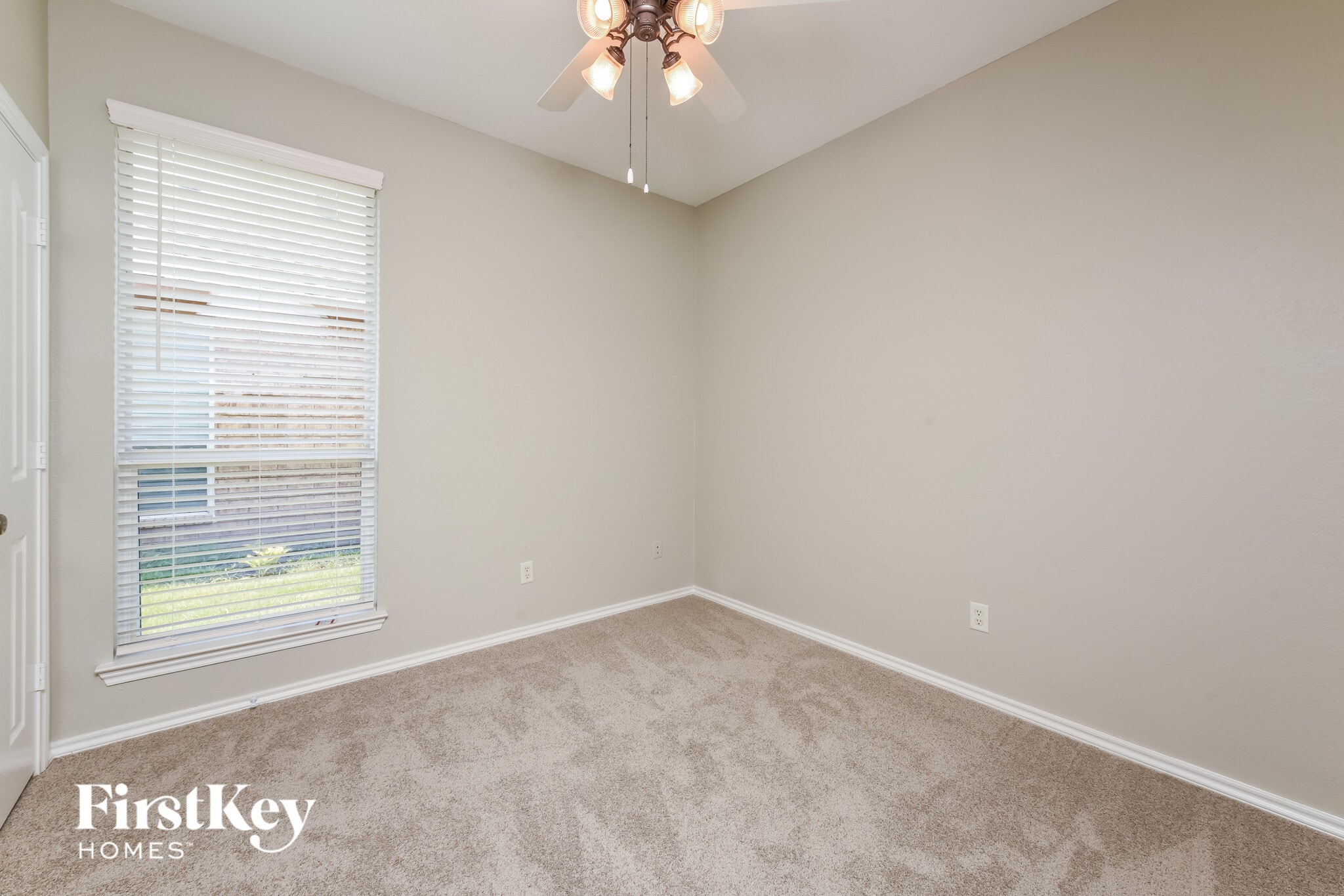 Building Photo - 10649 Fossil Hill Dr