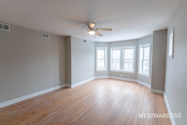 Building Photo - 4344 N Mozart St