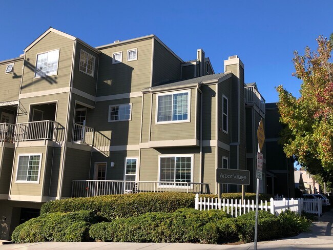 Complex Exterior View - 4204 3rd Ave