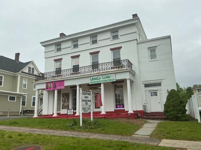 Primary Photo - 138 Washington St