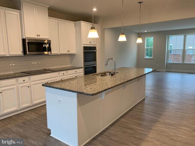 Building Photo - 11263 Dry Spring Dr