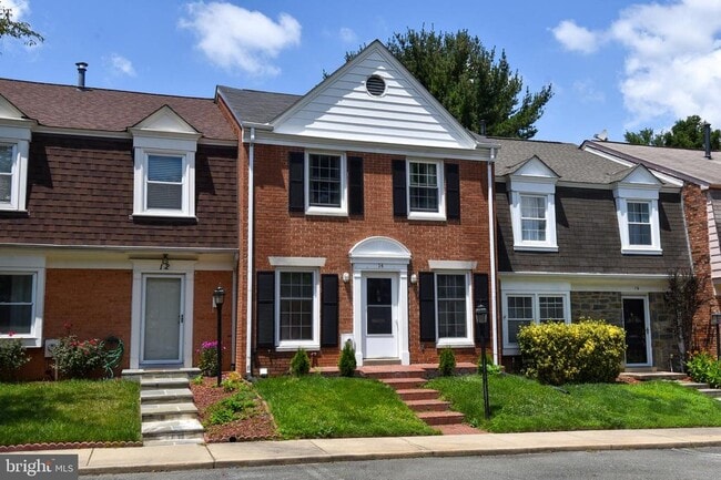 Building Photo - 14 Fenceline Dr